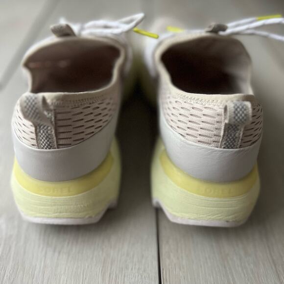 Sorel Kinetic Impact Sneaker women's 8.5 yellow khaki combo - Picture 3 of 9